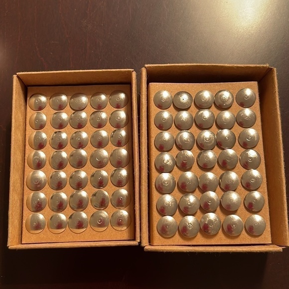 Thumb tacks for crafts or office - Picture 3 of 6